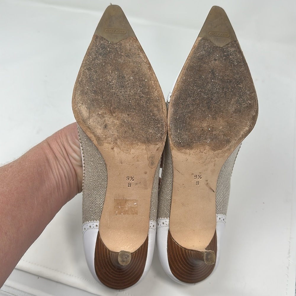 Coach pumps size 9 1/2 B - Picture 8 of 10